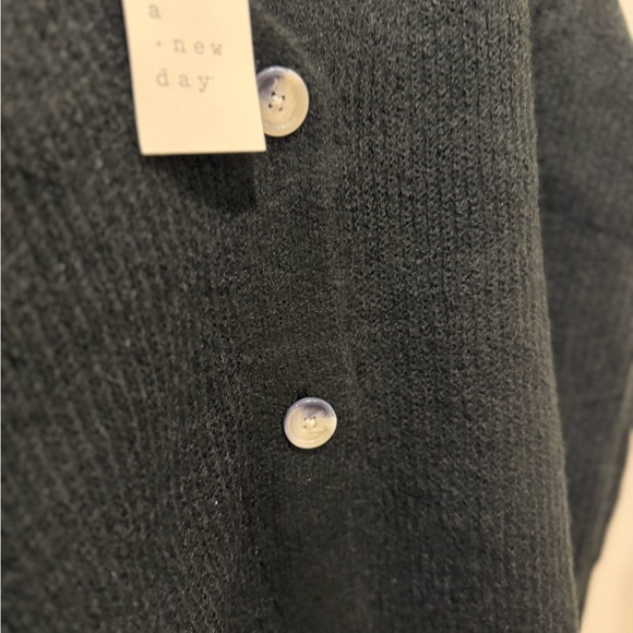 A New Day Women's Oversized Black Button-Up Cardigan NWT - Picture 3 of 3